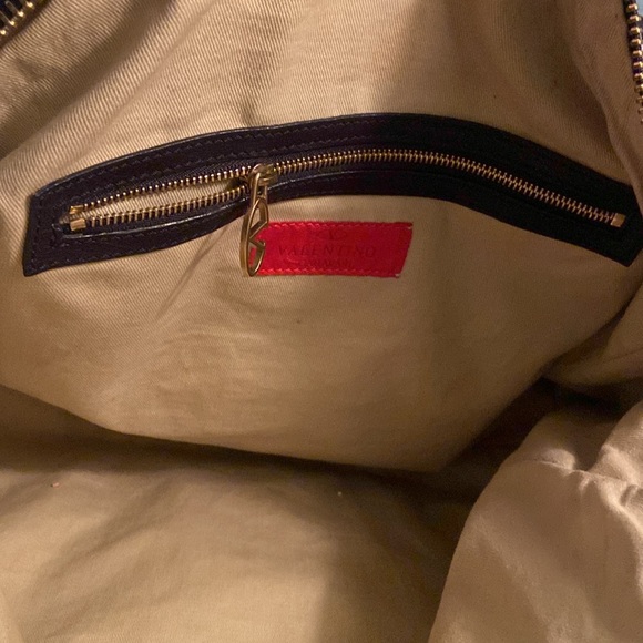 Valentino Garavani large handbag vintage black leather with fabric gold hardware - Picture 12 of 14